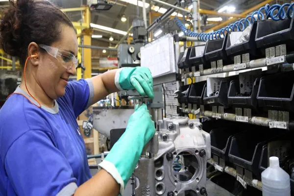 Foto relacionada a notícia: Indústria do Paraná cresce 5,3% em maio de 2023, terceiro melhor resultado do País