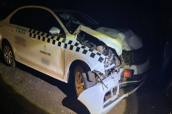 Taxista de Cascavel se envolve em forte colisão na PR-182 em Maripá