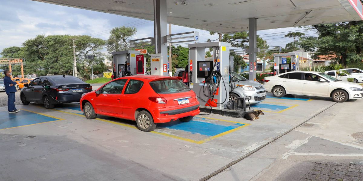 Comércio do Paraná avança 1,3% nos primeiros cinco meses de 2023, mostra IBGE