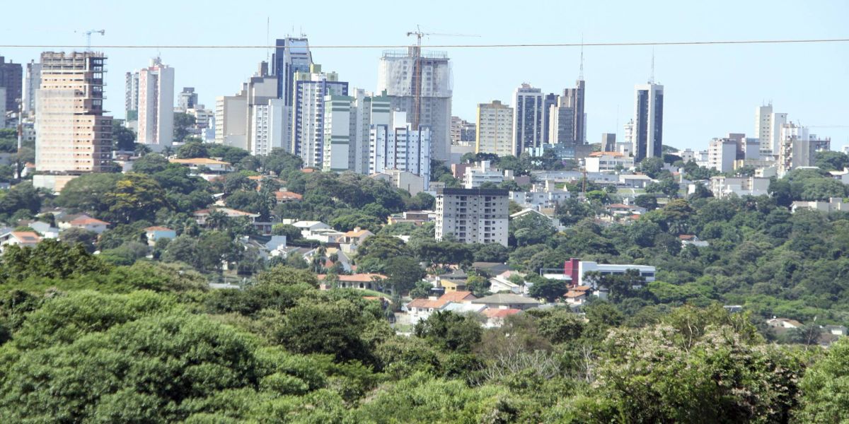 Prefeitura entra na disputa para ser a maior corretora da cidade e já tem 58 imóveis para venda