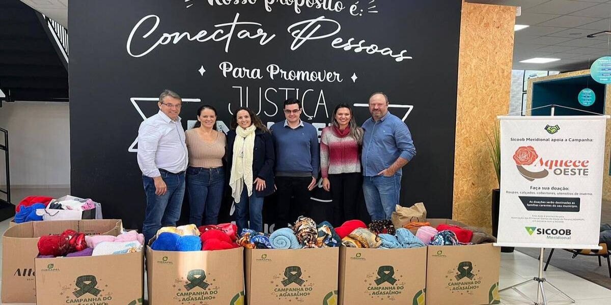 Sicoob Meridional faz entrega de donativos para a “Aquece Oeste”