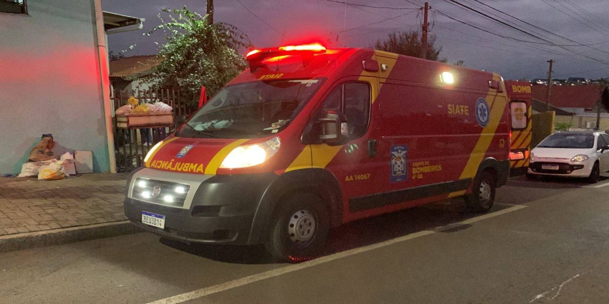 Idosa sofre fratura após cair de uma escada de dois metros, no Bairro Brasmadeira