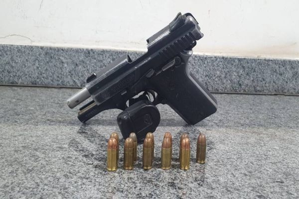 Polícia Militar apreende pistola e prende mulher por porte ilegal de arma em Corbélia