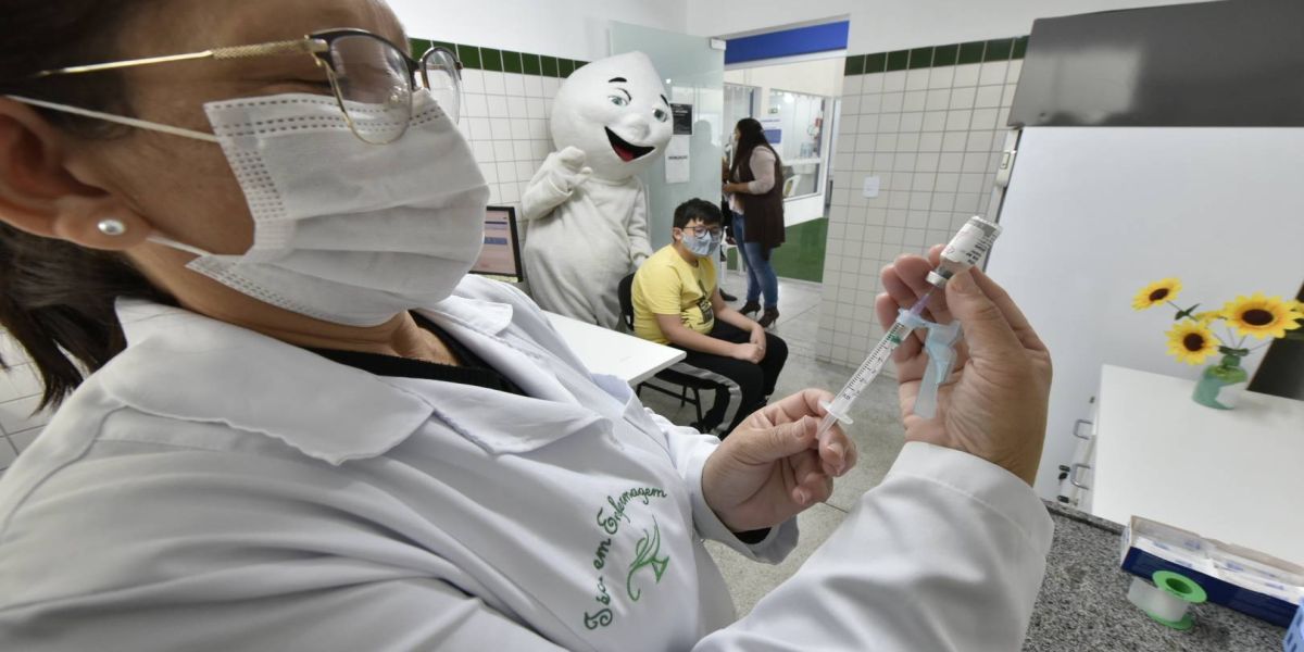 Governo convoca paranaenses para expandir cobertura vacinal