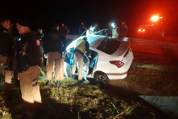 Imagem referente a notícia: Homem morre em confronto com a PM na BR-467, após roubo seguido de cárcere privado em Cascavel