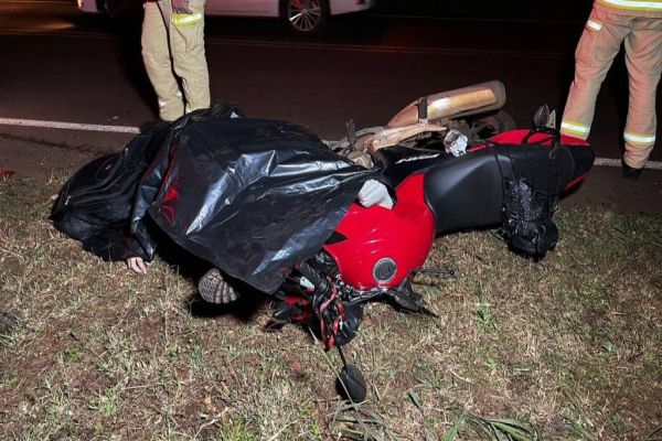 Imagem referente a notícia: Colisão entre motos deixa dois motociclistas mortos na PR-491 em Marechal Cândido Rondon