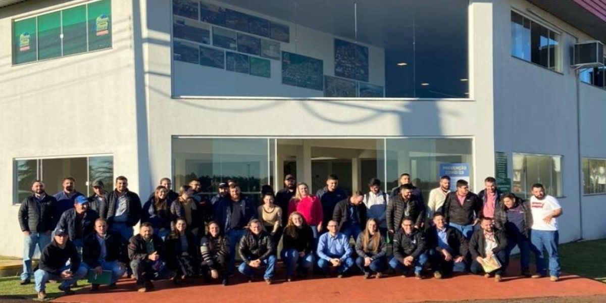 Pós em pecuária de leite integra 45 profissionais de cooperativas