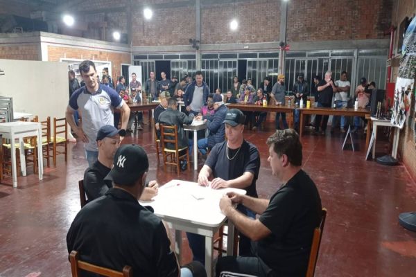 Dupla Preto Paulista e Moretto vence Campeonato Municipal de Truco em Cafelândia