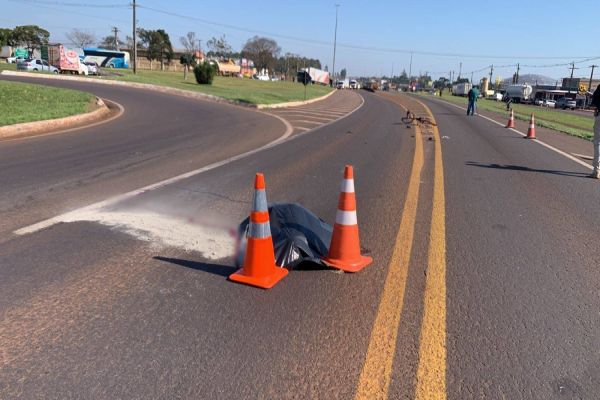 Imagem referente a notícia: Ciclista morre atropelado na BR-277, próximo ao Trevo do Guarujá, em Cascavel