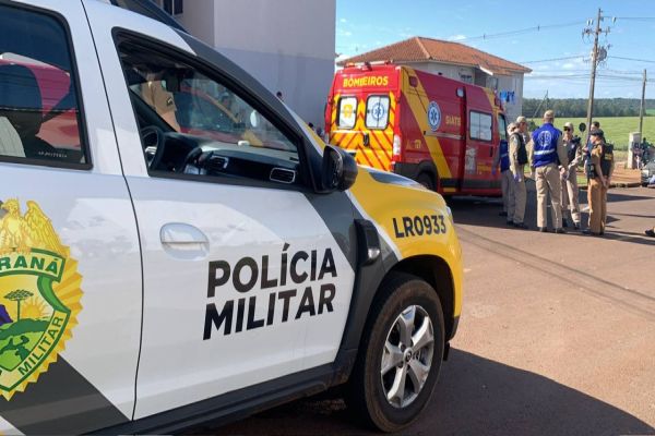 Imagem referente a notícia: Briga entre vizinhos termina com dois homens esfaqueados no Jardim Riviera