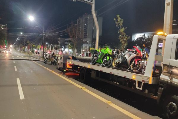 Operação de Fiscalização de Trânsito em Cascavel resulta em recolhimento de veículos e autuações