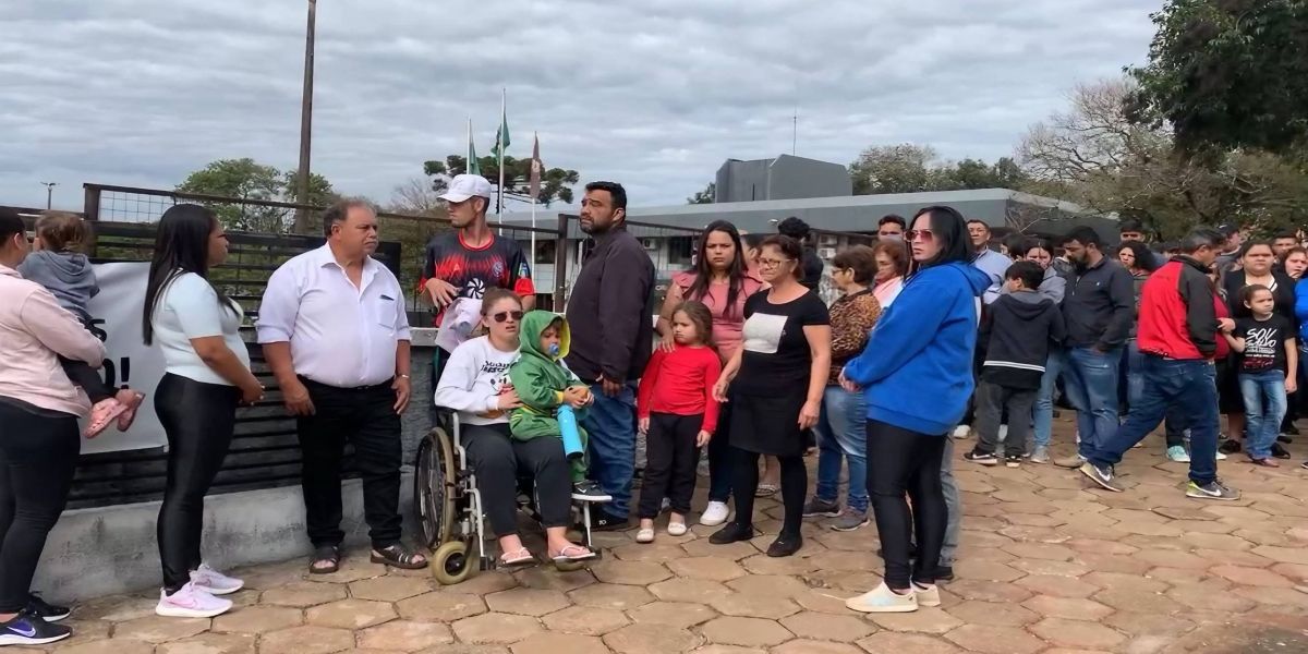 Familiares de Silvana da Silva fazem protesto pacífico em busca de justiça em frente à 15ª SDP