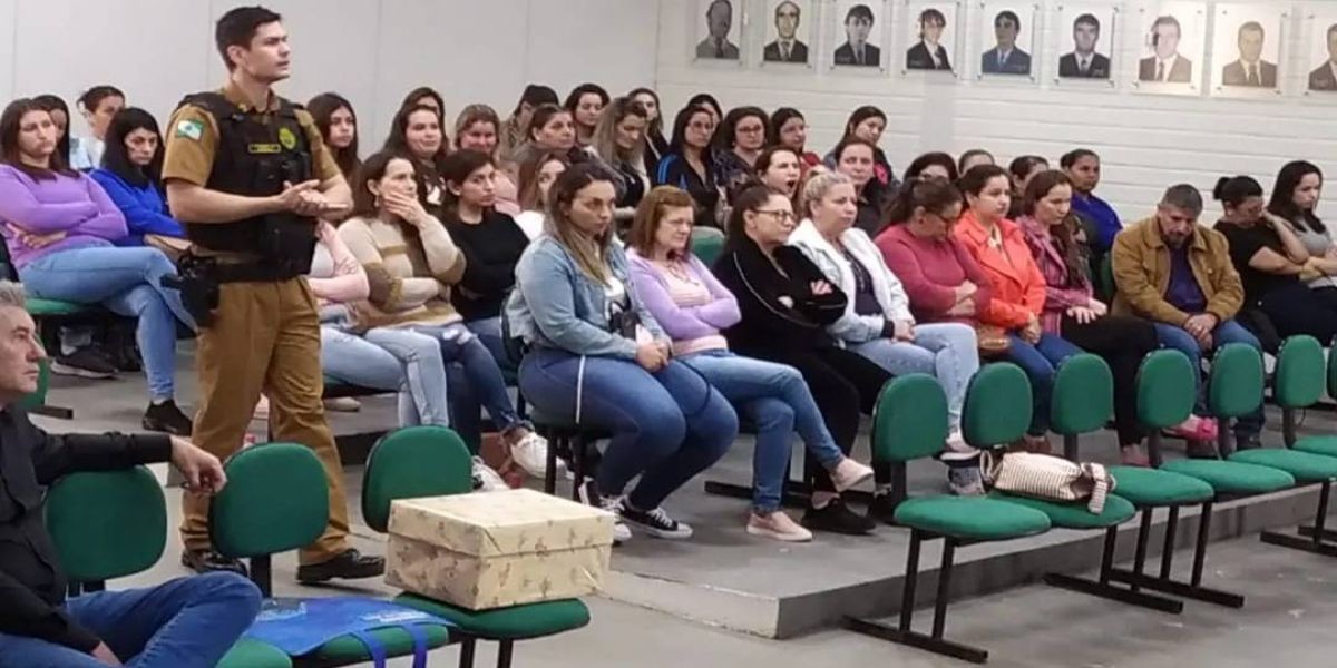 Profissionais da Educação de Braganey recebem palestra sobre Segurança Escolar