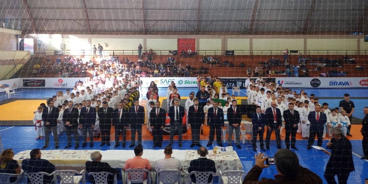 Atletas de Karatê de Cafelândia brilham na 1° Copa União e conquistam 41 medalhas