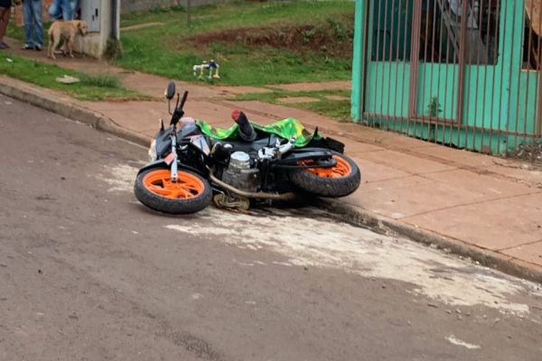 Imagem referente a notícia: Ao sair de casa, homem de 34 anos é morto a tiros no Conjunto Riviera, em Cascavel