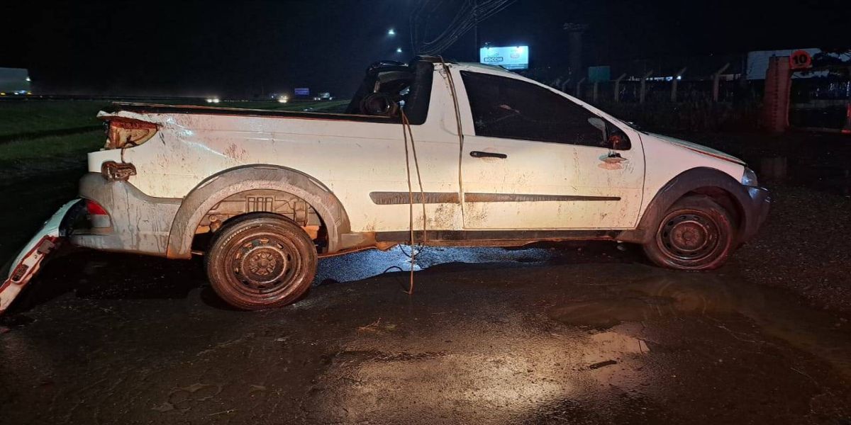 Grave acidente na BR 277: Condutor é projetado para fora do veículo em capotamento