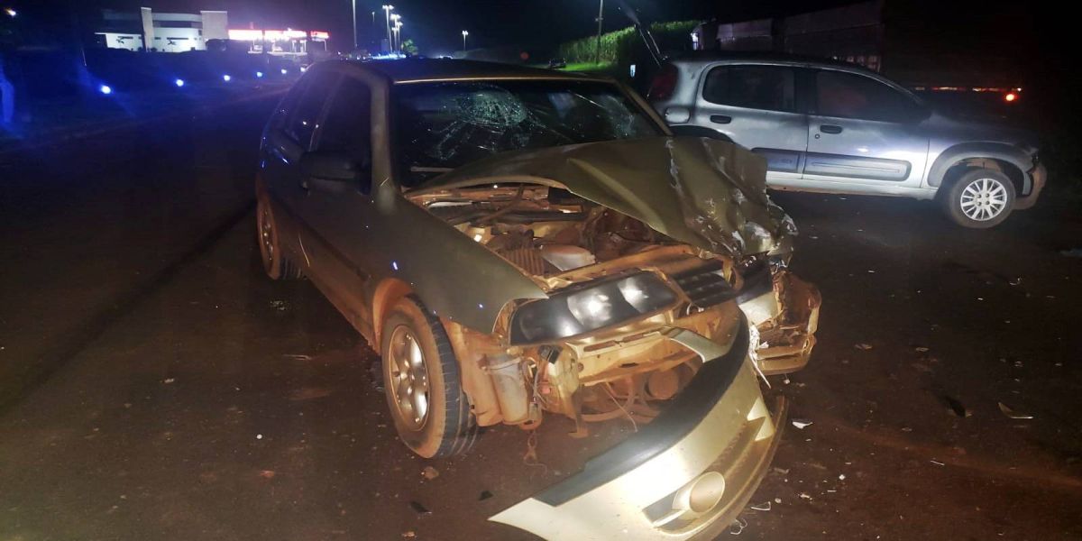Grave acidente entre carros e caminhão com vítimas deixa rodovia a PR-239 interditada