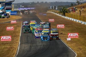Imagem referente à notícia: Copa Truck: Roberval Andrade e Giaffone vencem e convencem em Goiânia