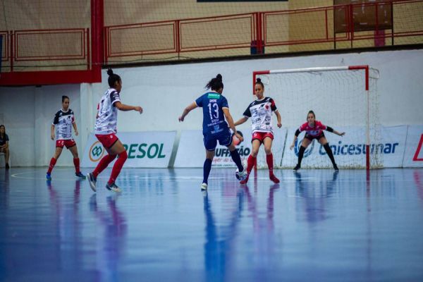 Stein Cascavel garante liderança na primeira fase do estadual após vitória contra Telêmaco Borba