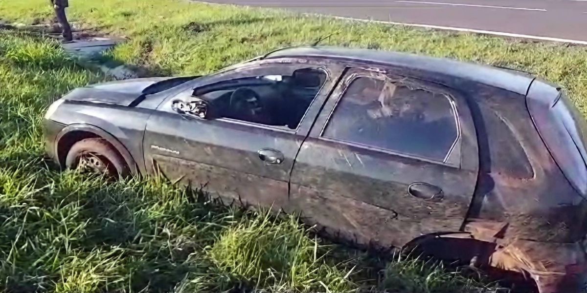 Capotamento registrado na BR-467 em Cascavel: Motorista fica ferida após ser fechada por caminhão