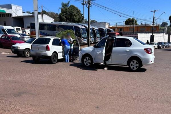 Gestante fica ferida após colisão na Rua São Gabriel com a Rua Arnaldo Estrela