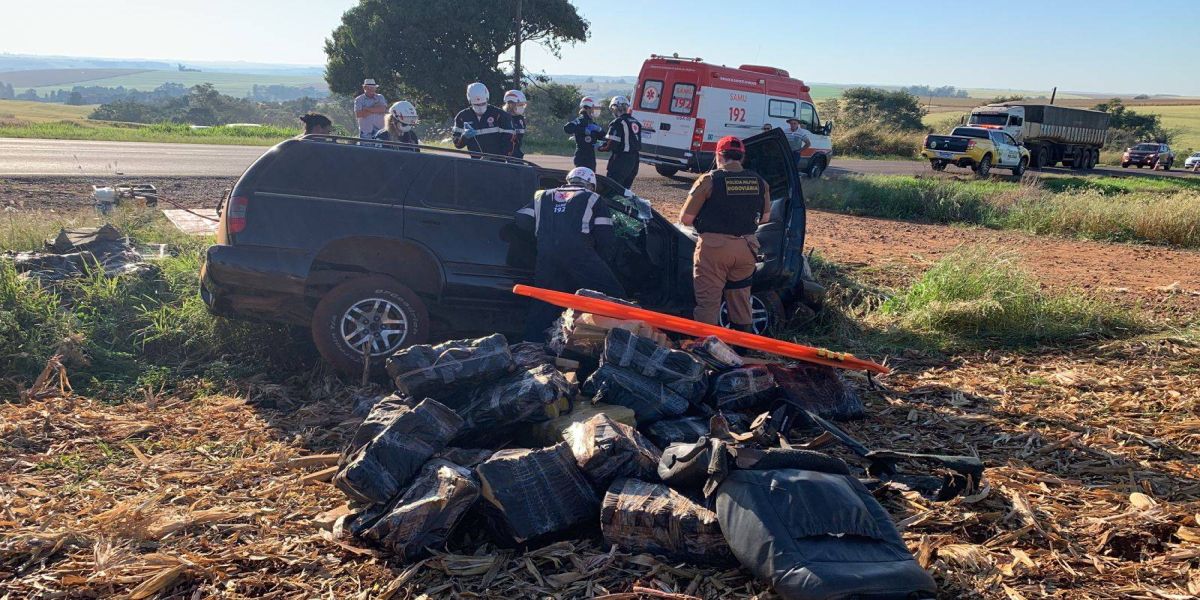 Blazer carregada com maconha capota na PR-488, em Vera Cruz do Oeste