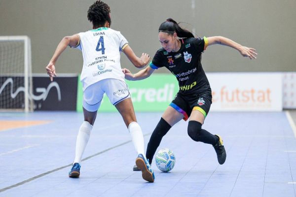 Imagem referente a notícia: Stein Cascavel empata com a APCEF/ADEF pela Liga Feminina de Futsal