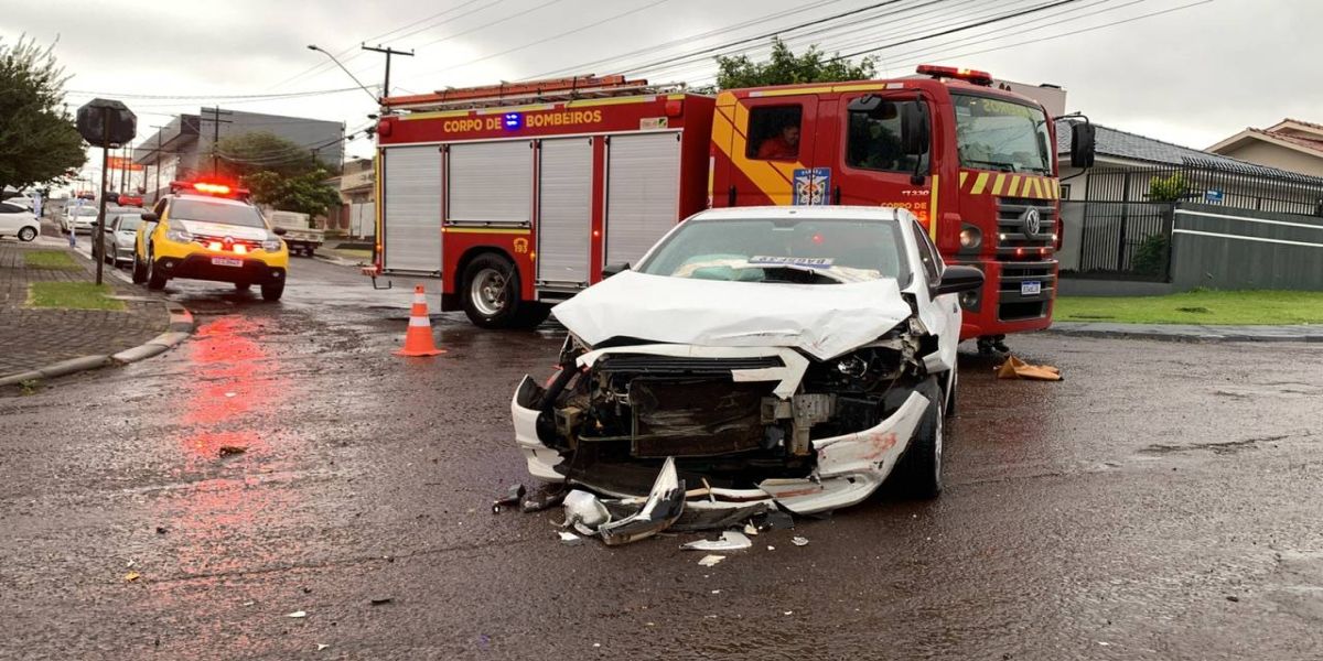 Grave acidente de trânsito deixa duas pessoas feridas no Jardim Nova York
