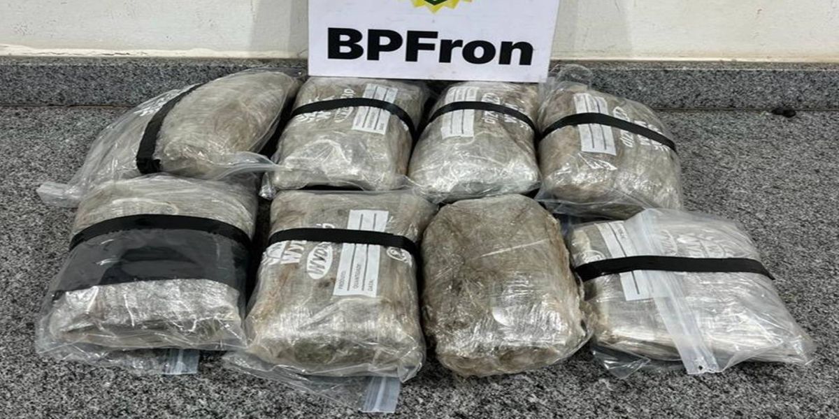 Mulher é detida pelo BPFron com mais de 2,7 kg de Skunk em ônibus na BR-277