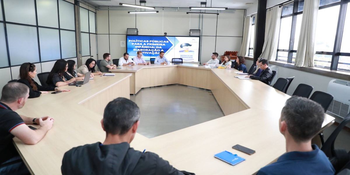 Técnicos do Urban95 conhecem políticas públicas voltadas à primeira infância em Cascavel