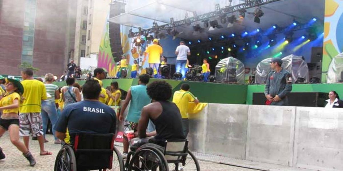 Locais de eventos deverão ter espaços reservados para pessoas com deficiência
