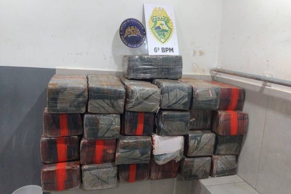 Homem é detido pela PM com carro lotado de maconha no bairro São Cristóvão