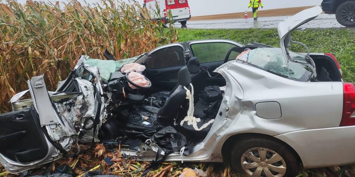 Homem morre e três pessoas ficam gravemente feridas em colisão frontal na BR-369 em Juranda