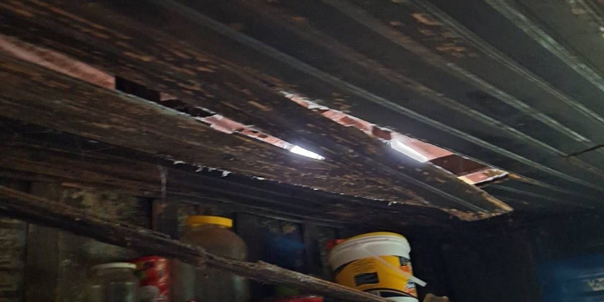 Chuvas fortes causam destelhamentos em Cascavel: Defesa Civil realiza atendimentos emergenciais