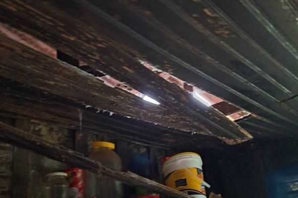 Chuvas fortes causam destelhamentos em Cascavel: Defesa Civil realiza atendimentos emergenciais