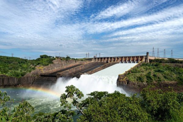 Itaipu reúne prefeitos do PR e MS para lançamento do programa Itaipu Mais que Energia
