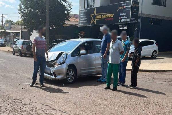 Cruzamento perigoso: Moradores do Jardim Alvorada clamam por pedidas após novo acidente!