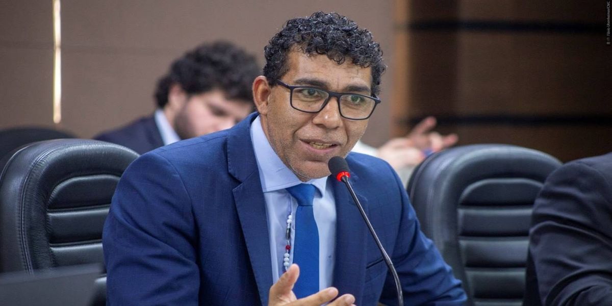 Josias de Souza propõe conscientização sobre uso excessivo de telas por crianças