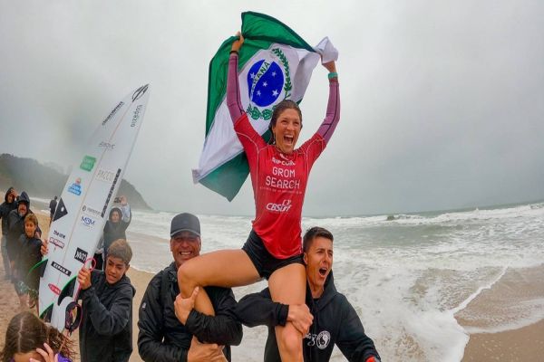 Paranaense dá show e vence duas categorias de torneio de Surf que dá vaga à Seleção Brasileira