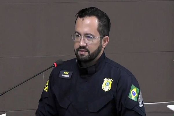Imagem referente a notícia: Nova chefia da delegacia da PRF em Cascavel assume o cargo em cerimônia de posse