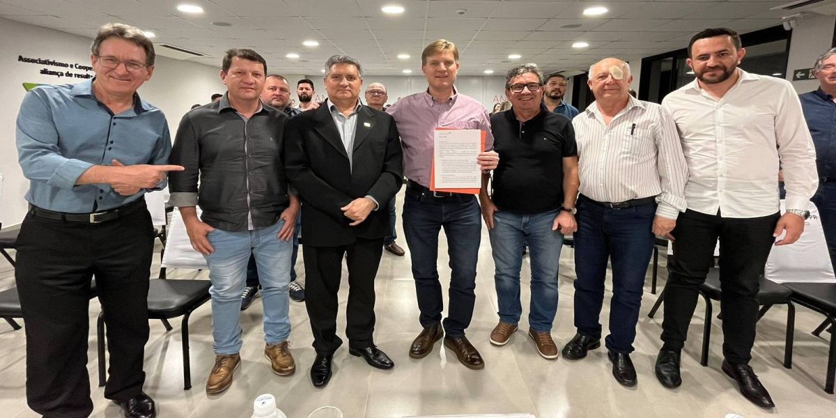 Nelsinho Padovani recebe demandas de empresários em evento na Amic