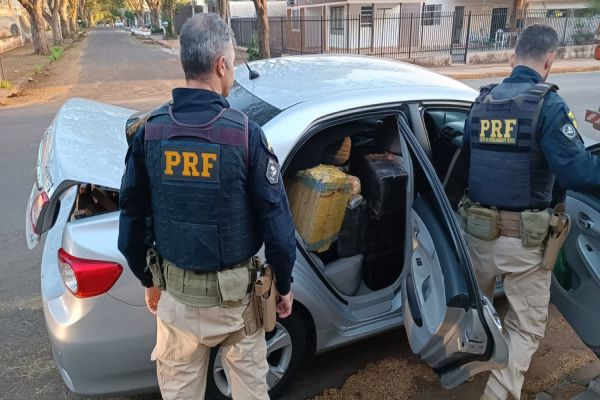 PRF apreende veículo com mais de meia tonelada de maconha na BR-376