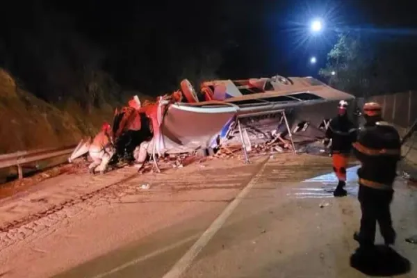 Foto relacionada a notícia: Ônibus que transportava torcedores do Corinthians estava irregular, diz ANTT