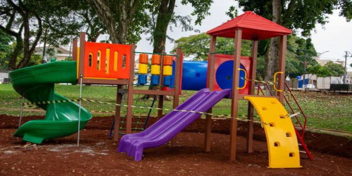 Corbélia investe em novos espaços para crianças: sete playgrounds estão sendo instalados