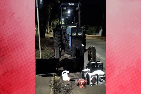 Foto relacionada a notícia: PM frustra roubo, recupera veículos e valores após tiroteio em propriedade rural de Nova Aurora
