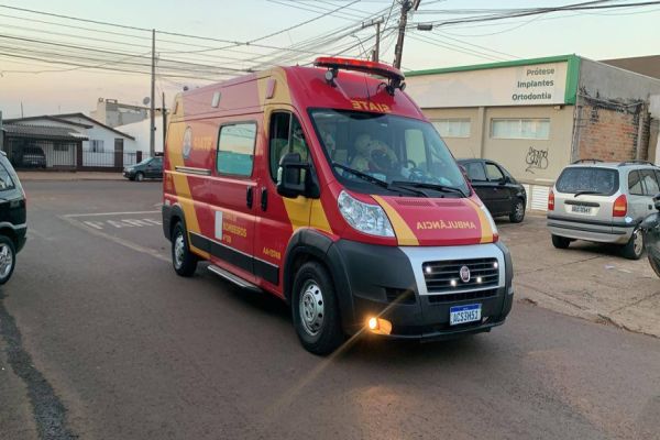 Mulher fica ferida após ser atropelada por bicicleta no Bairro Periolo em Cascavel