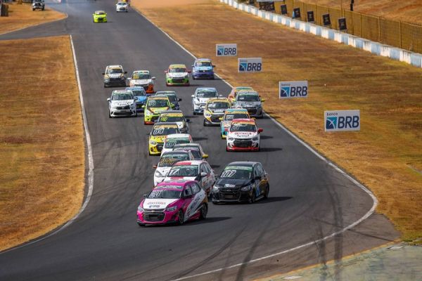 Turismo Nacional fecha quarta etapa com belas corridas em Goiânia