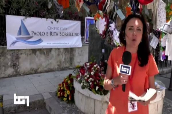 Cascavel recebe escritora italiana para lançamento de livro sobre a máfia siciliana