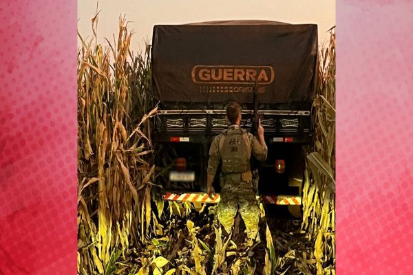 Caminhão carregado com 500 caixas de cigarros contrabandeados é apreendido em ação da PRF em Toledo