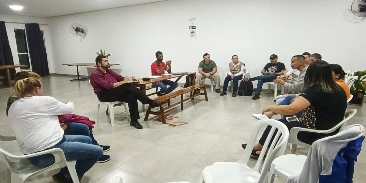 Madson de Oliveira discute demandas dos agentes de endemias e de saúde